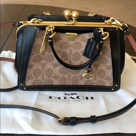 coach kisslock dreamer 21 in signature canvas